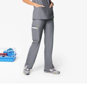 FIGS BUTT-ENHANCING Kade Cargo Scrub Pants Graphite Size L